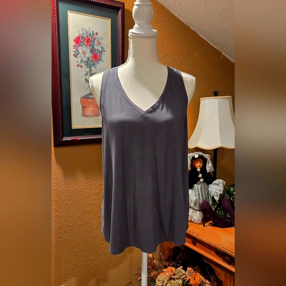 TWO - Time and Tru sleeveless blouse, one black and one grey, size large - Picture 4 of 6